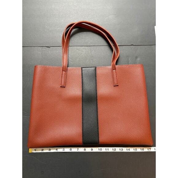 NWOT Vince Camuto Vegan Leather Shoulder Bag w/ dustbag and care instuctions - Picture 3 of 10